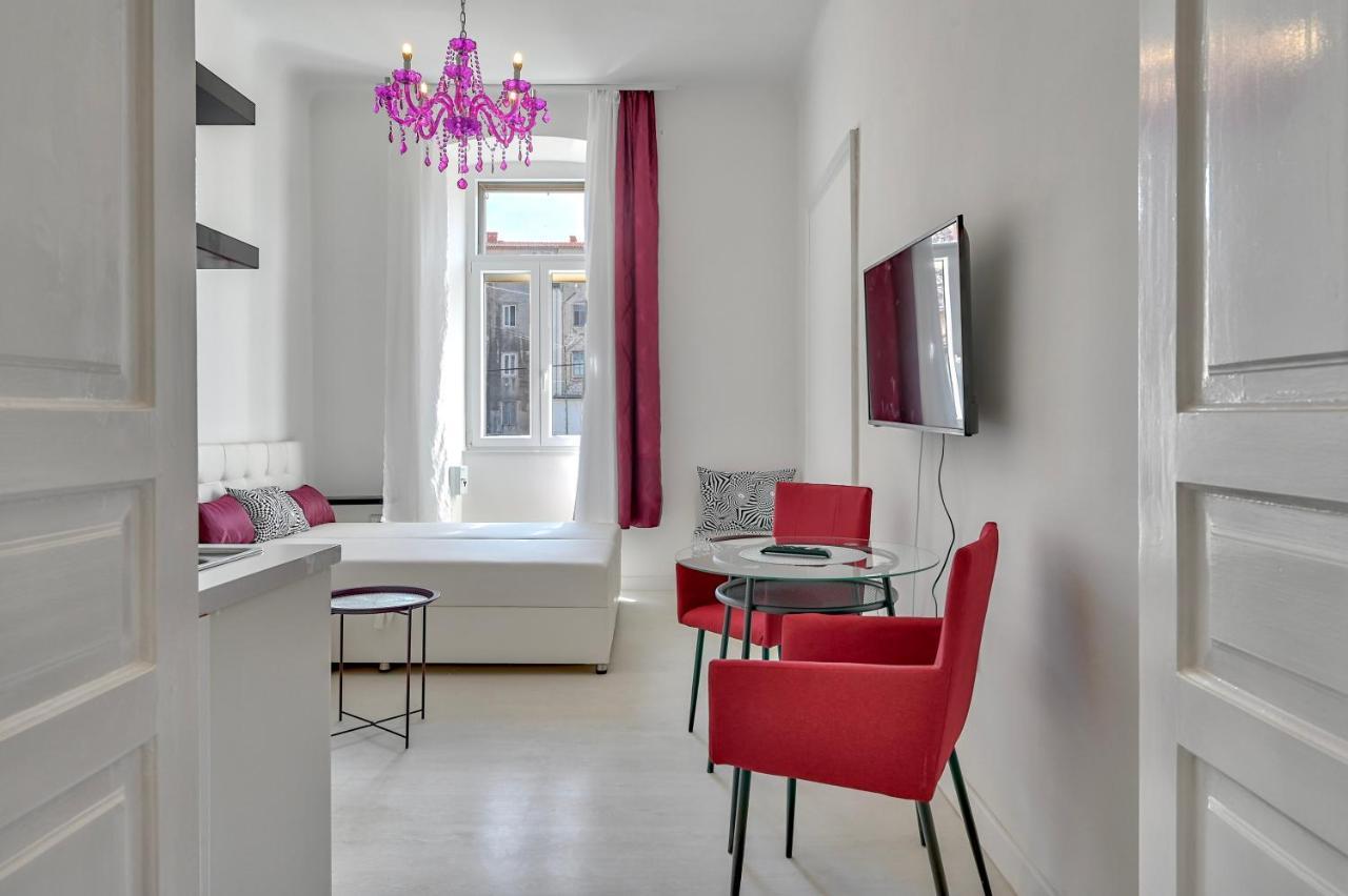 Apartment Collins Amethyst Center Pula