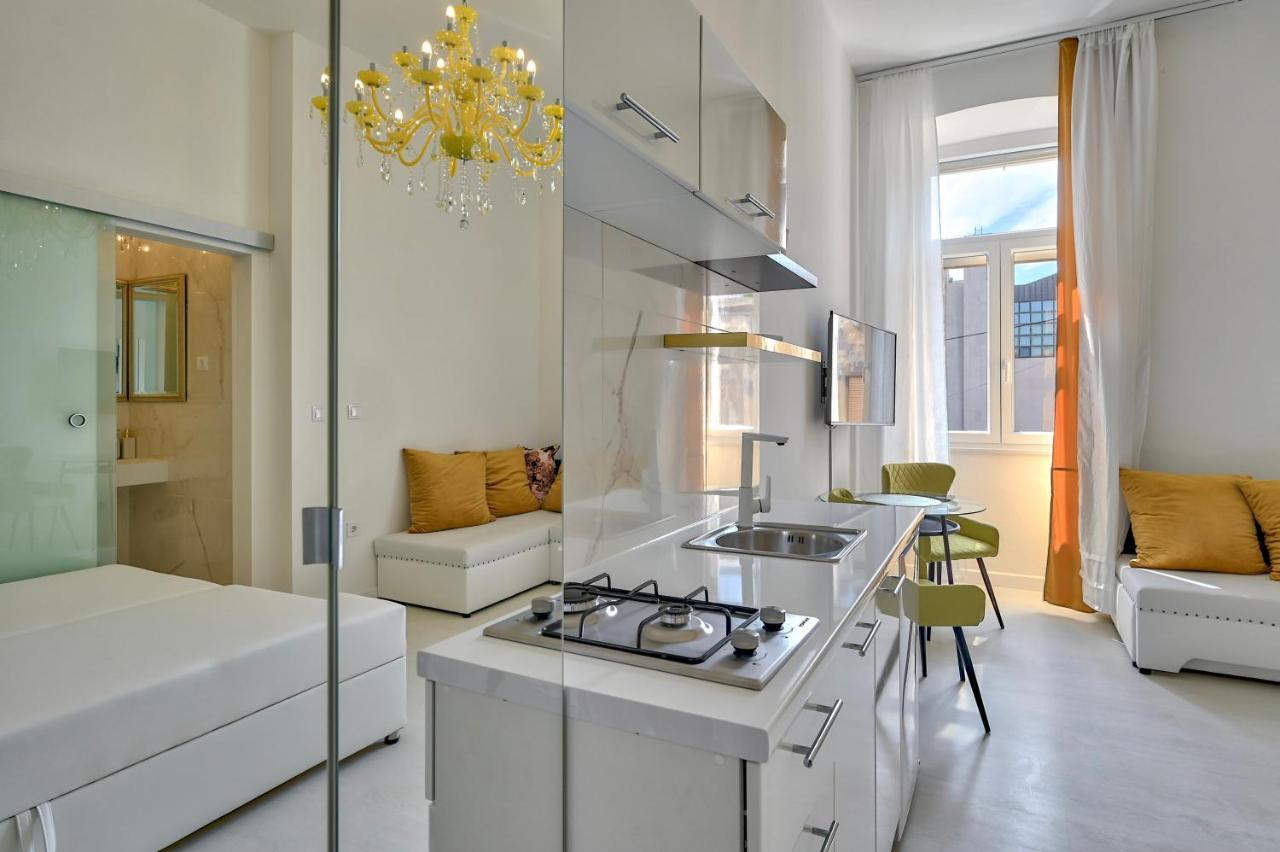 Apartment Collins Amethyst Center Pula